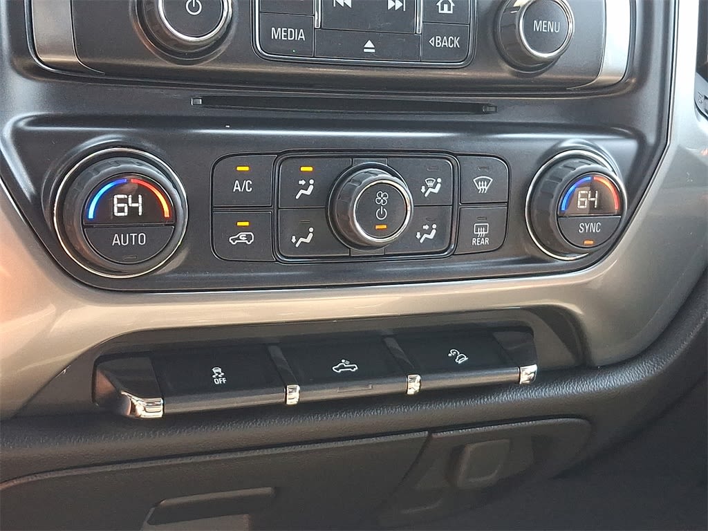 Thumbnail: 2015 Chevrolet Silverado 1500 - 17