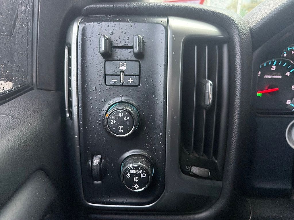 Thumbnail: 2015 Chevrolet Silverado 1500 - 20