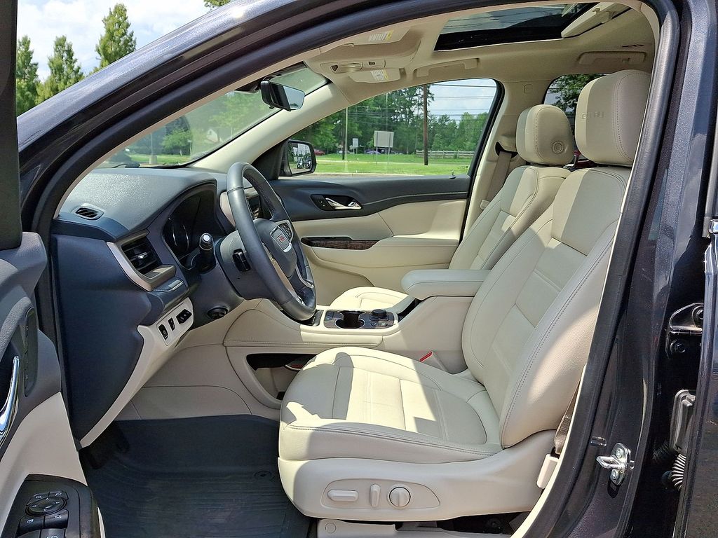 Thumbnail: 2023 GMC Acadia - 10