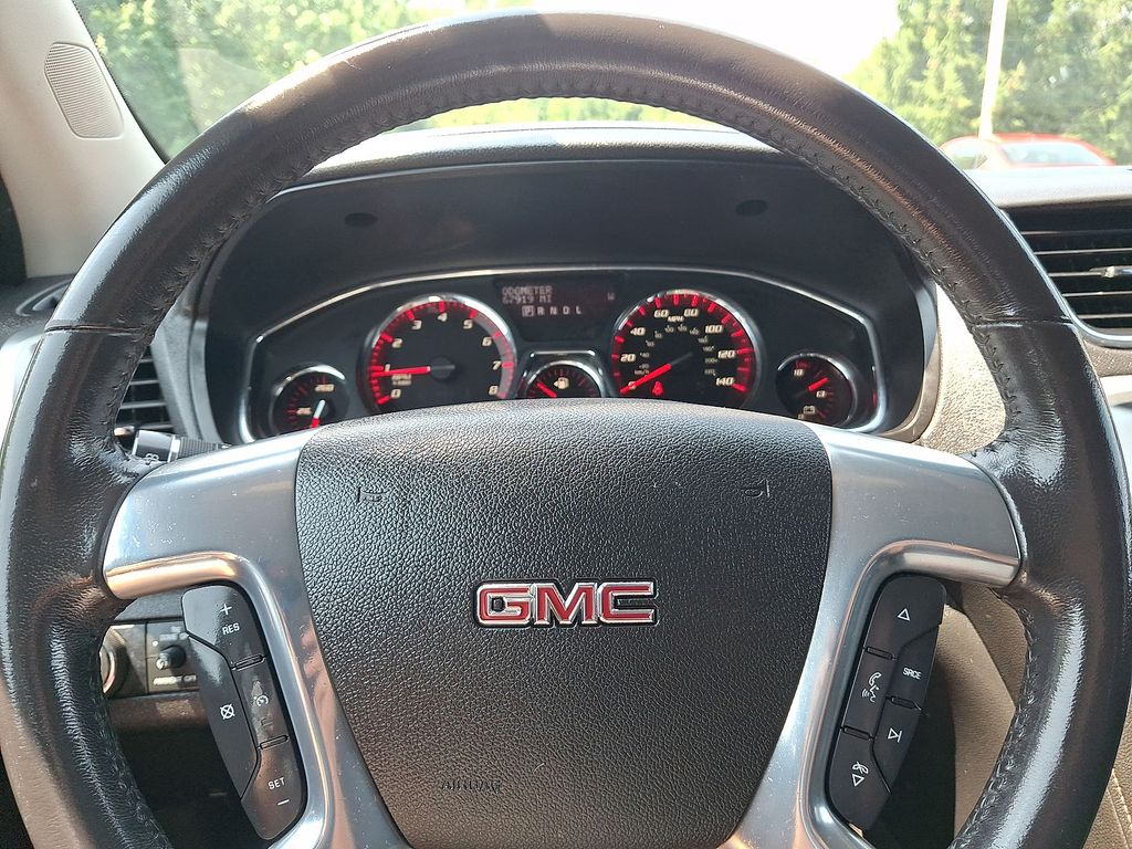 Thumbnail: 2015 GMC Acadia - 19