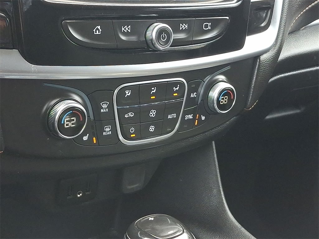 Thumbnail: 2020 Chevrolet Traverse - 16