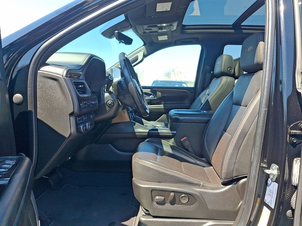 Thumbnail: 2021 Chevrolet Tahoe - 8