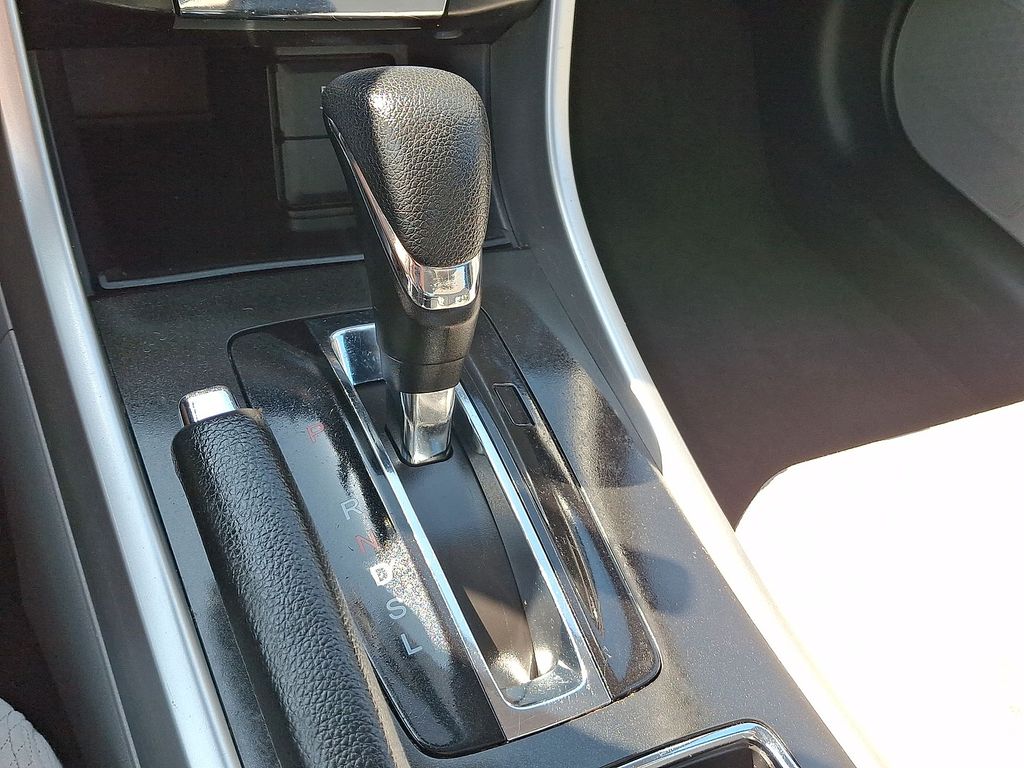 Thumbnail: 2015 Honda Accord - 11