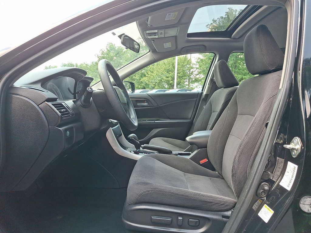 Thumbnail: 2015 Honda Accord - 9
