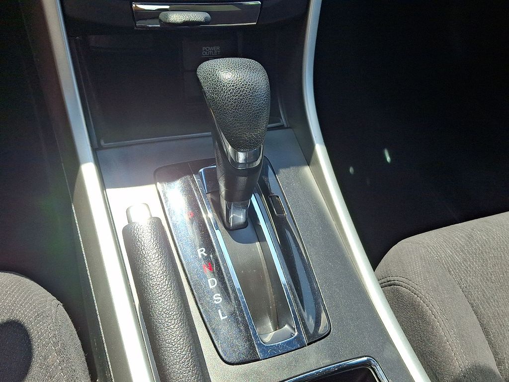 Thumbnail: 2015 Honda Accord - 12