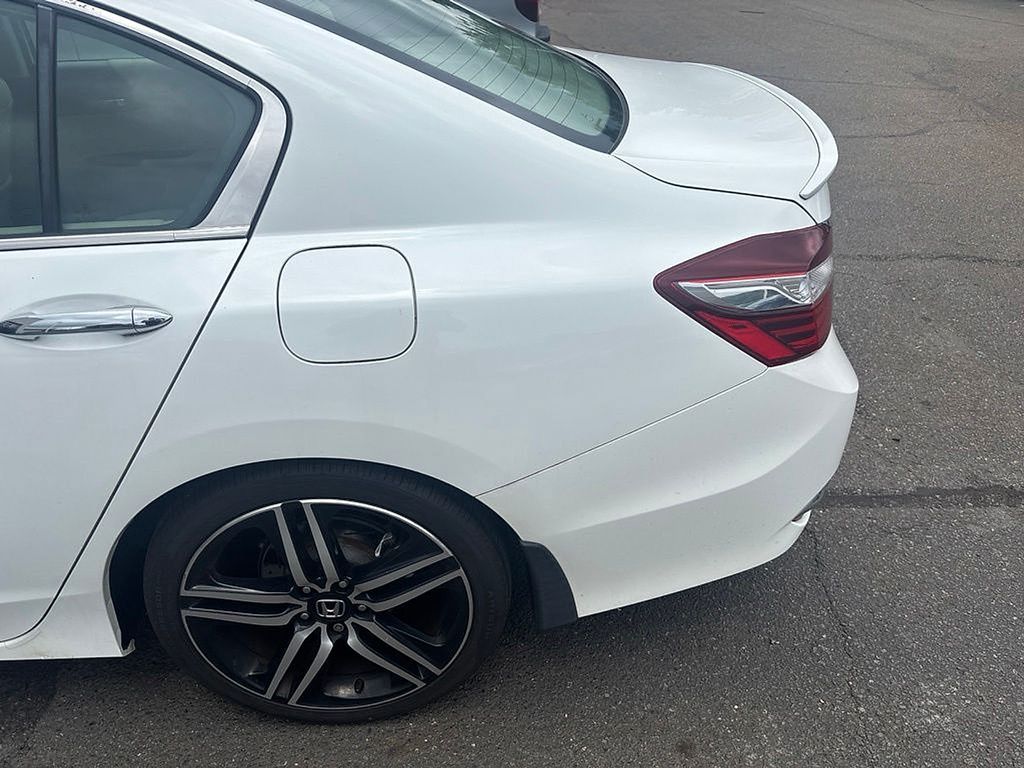 Thumbnail: 2016 Honda Accord - 10