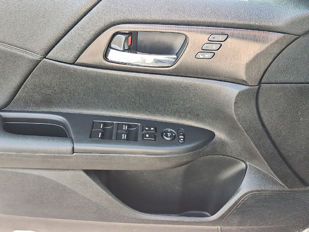 Thumbnail: 2015 Honda Accord - 17