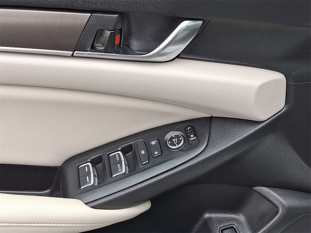 Thumbnail: 2021 Honda Accord - 16