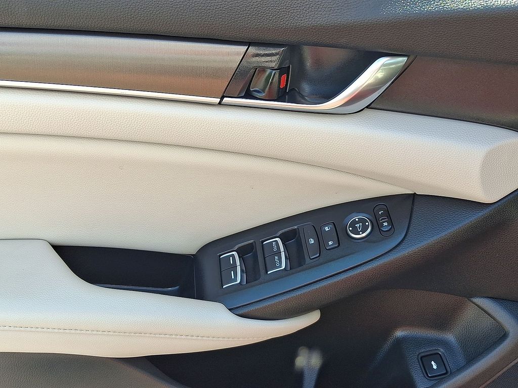 Thumbnail: 2021 Honda Accord - 17
