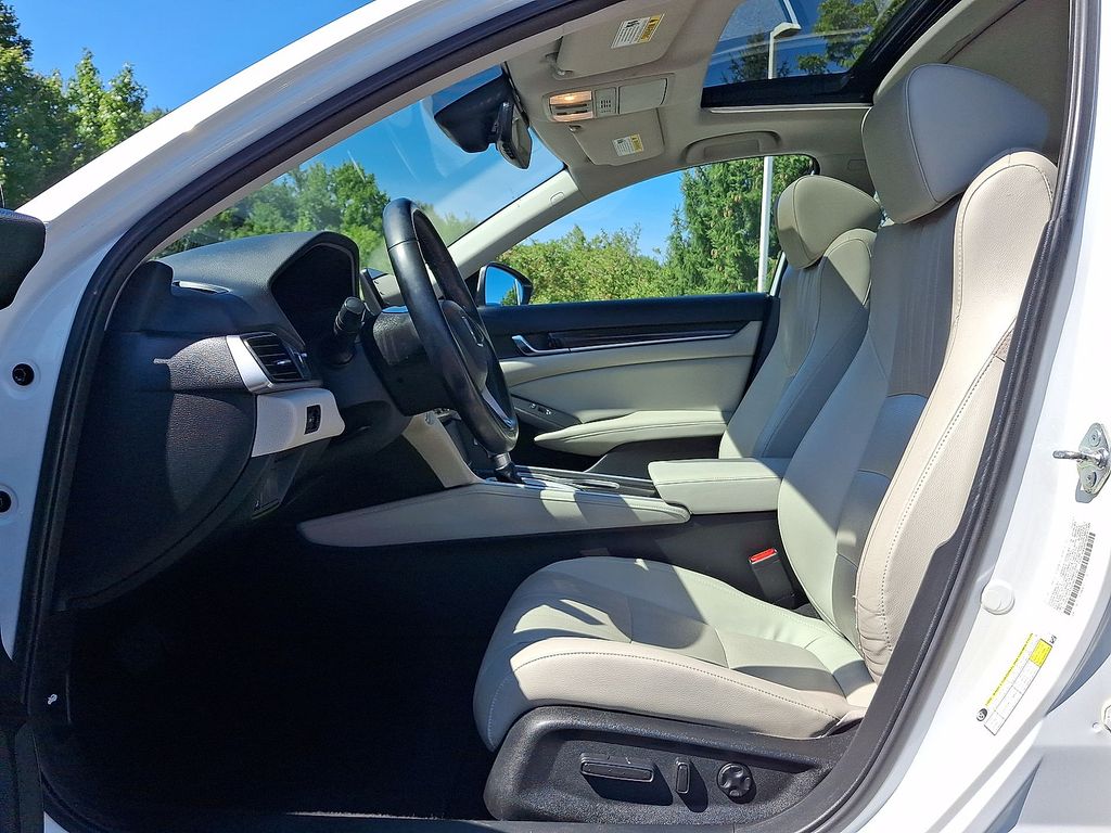 Thumbnail: 2018 Honda Accord - 8