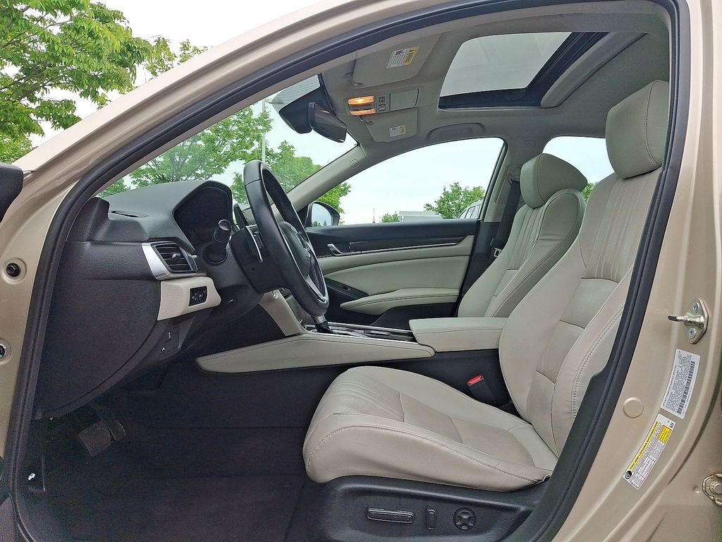 Thumbnail: 2018 Honda Accord - 9