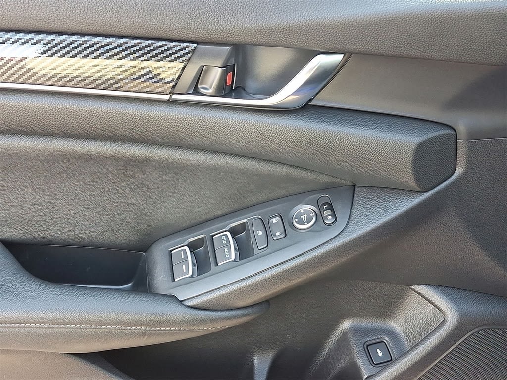 Thumbnail: 2019 Honda Accord - 17