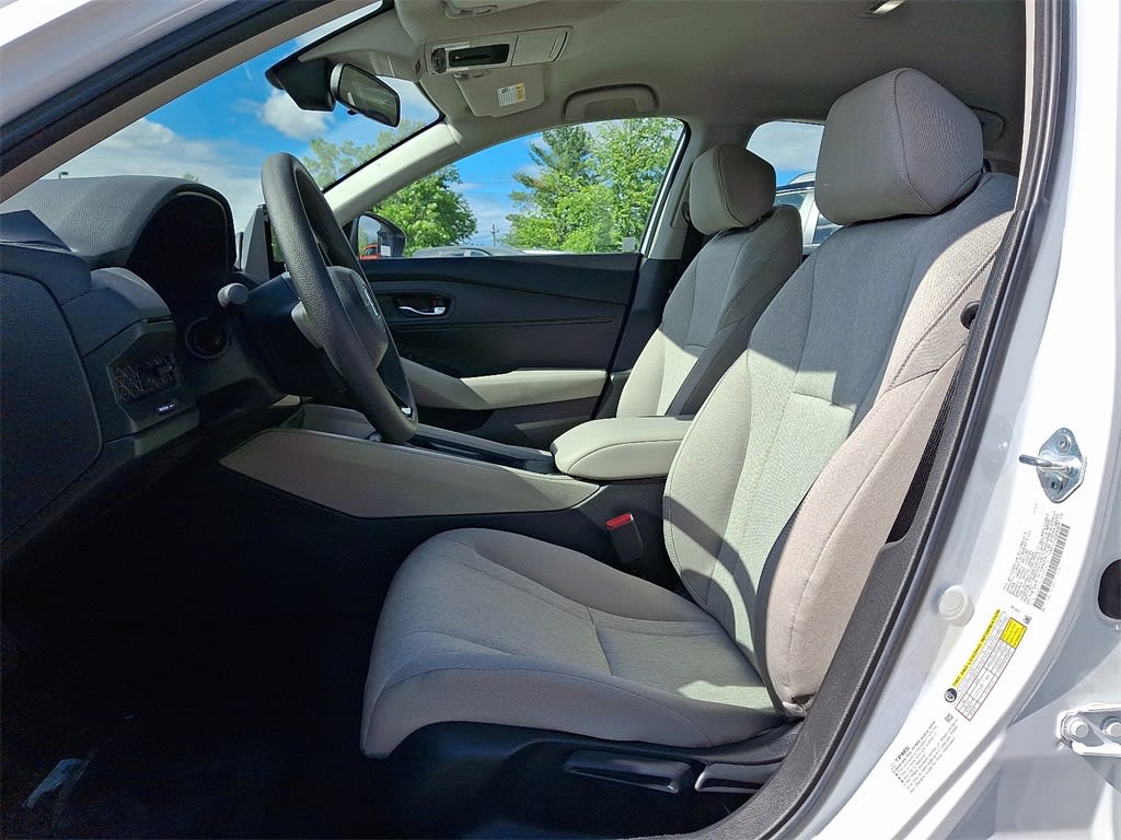 2025 Honda Accord LX 8