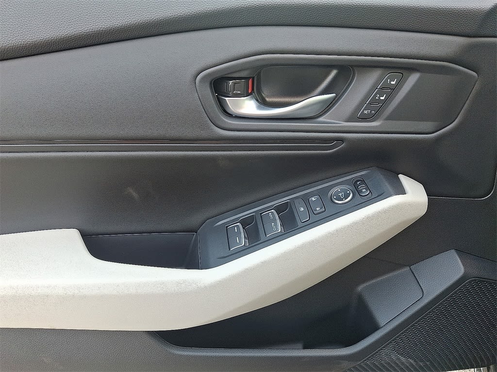 Thumbnail: 2025 Honda Accord - 16