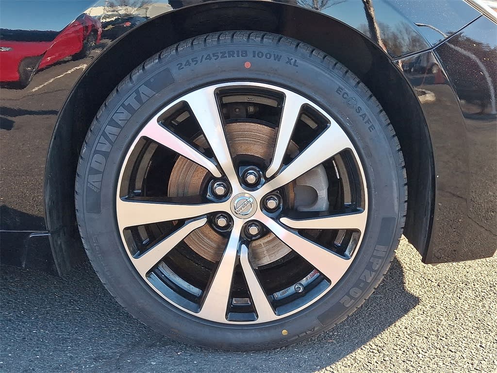 Thumbnail: 2017 Nissan Maxima - 7