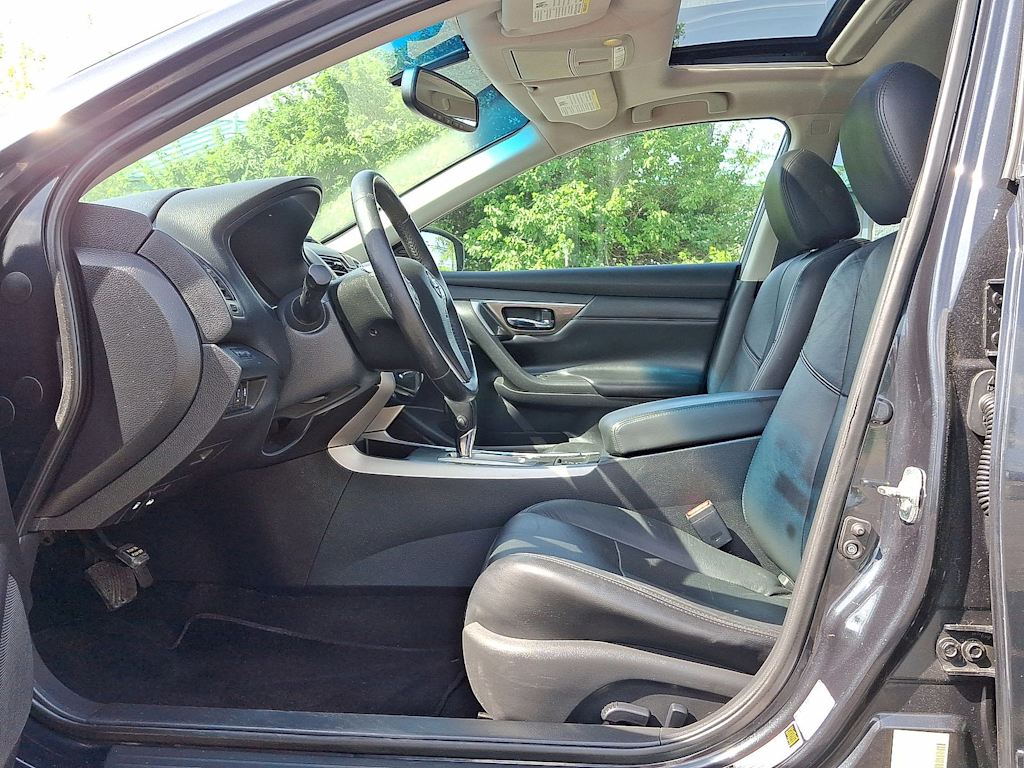 2015 Nissan Altima SL 10