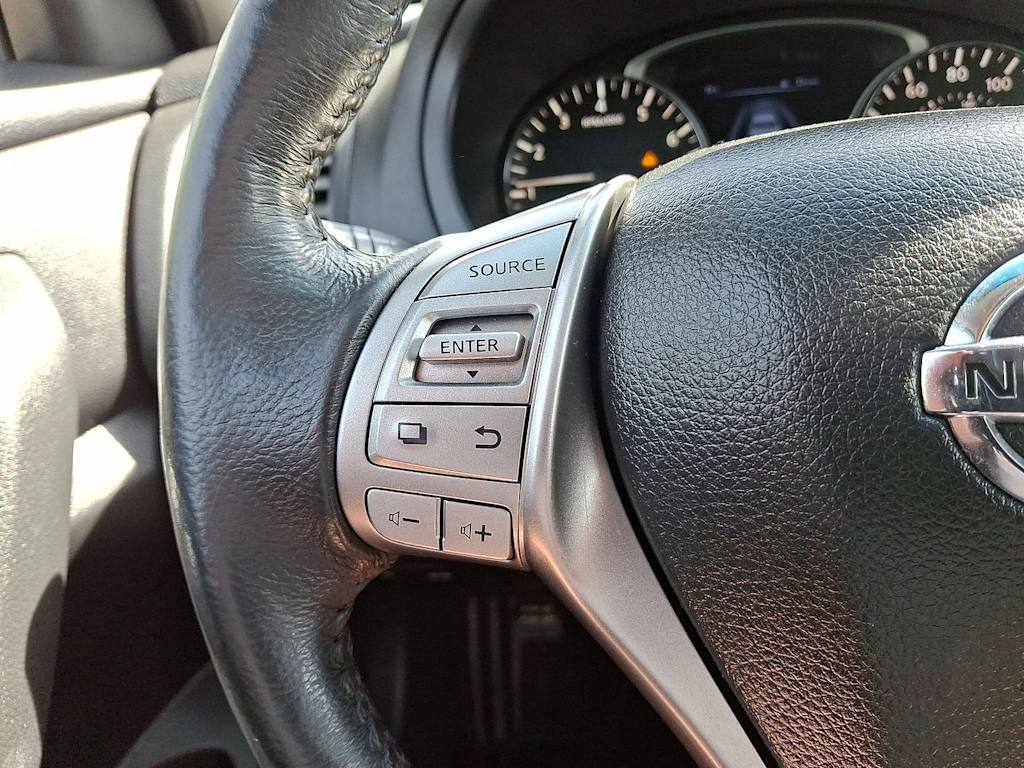 2015 Nissan Altima SL 22