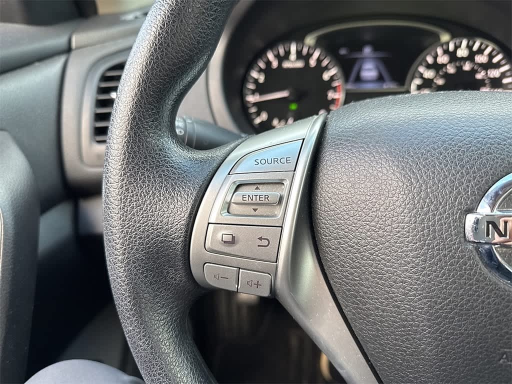 Thumbnail: 2017 Nissan Altima - 14