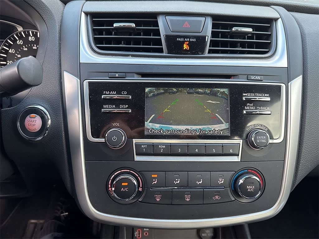 Thumbnail: 2017 Nissan Altima - 8