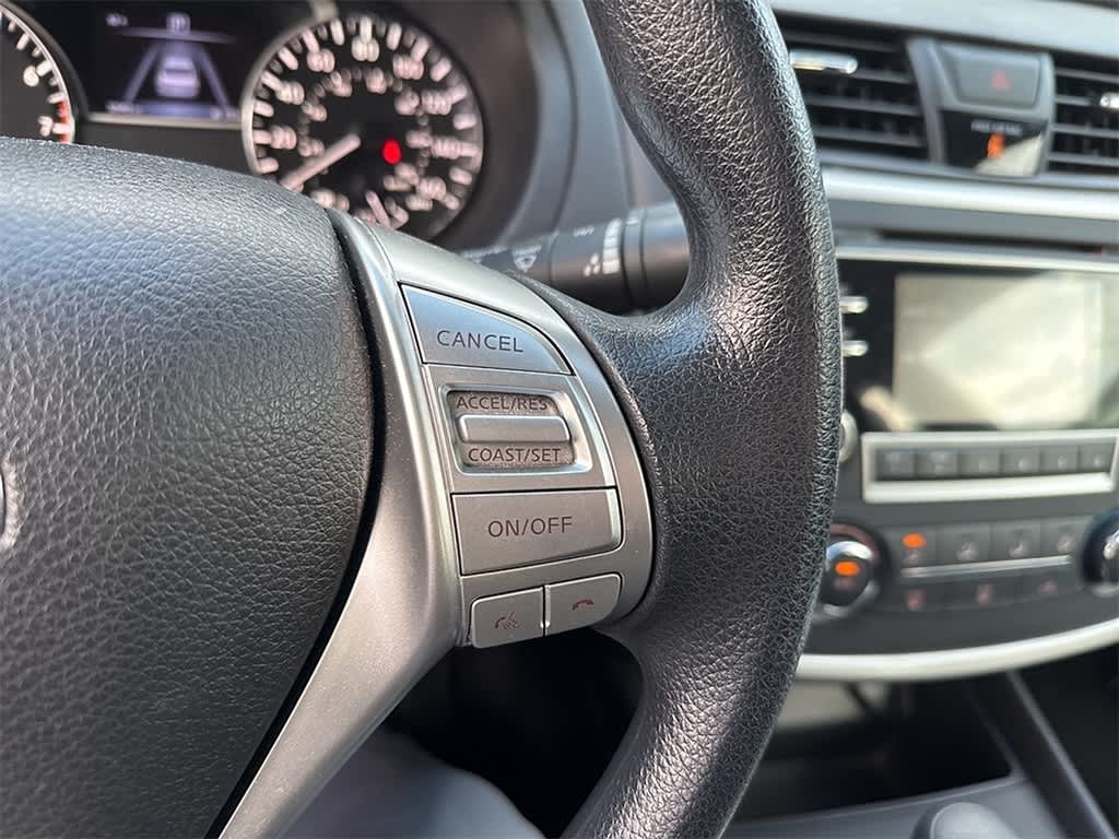 Thumbnail: 2017 Nissan Altima - 13