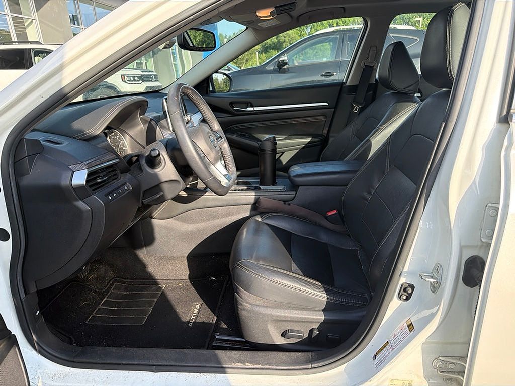 Thumbnail: 2019 Nissan Altima - 9