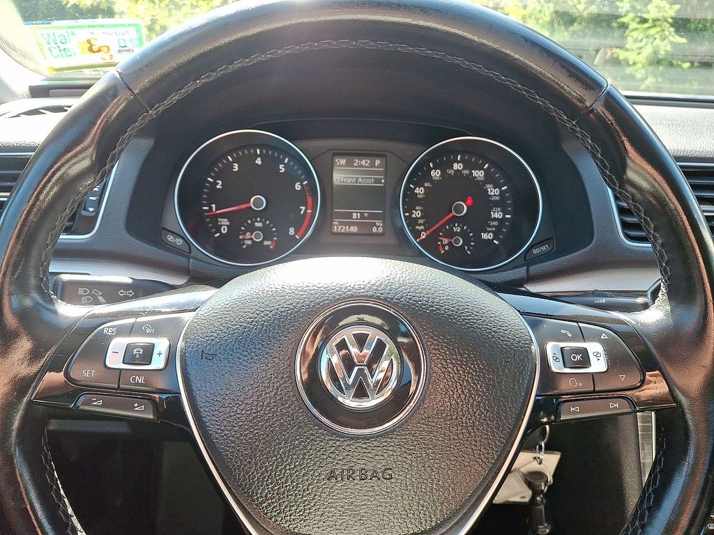 Thumbnail: 2016 Volkswagen Passat - 19