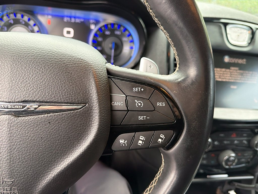 Thumbnail: 2015 Chrysler 300 - 18