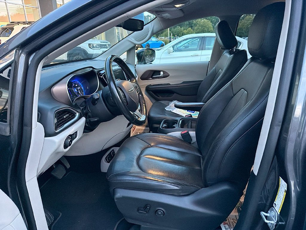 Thumbnail: 2019 Chrysler Pacifica - 7