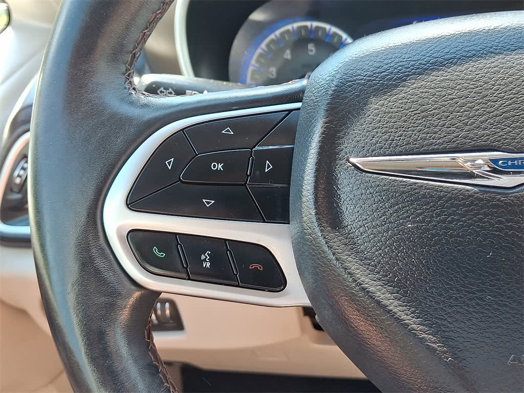 Thumbnail: 2017 Chrysler Pacifica - 15