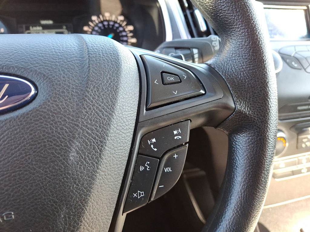 2017 Ford Edge SE 22