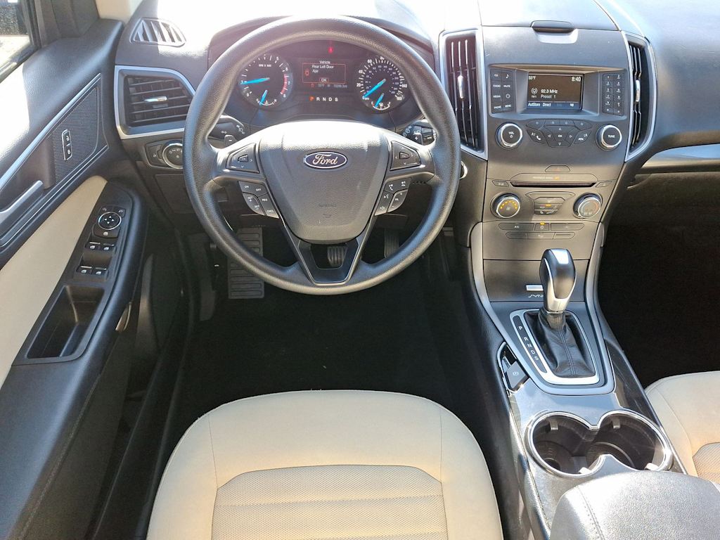 2017 Ford Edge SE 9