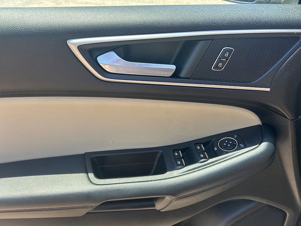 Thumbnail: 2022 Ford Edge - 19