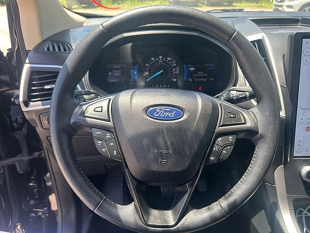 Thumbnail: 2022 Ford Edge - 2