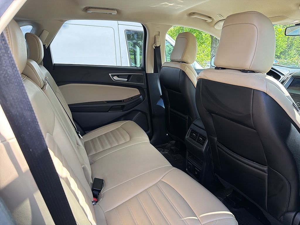 Thumbnail: 2020 Ford Edge - 7