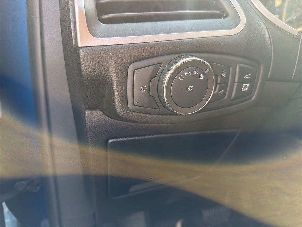 Thumbnail: 2020 Ford Edge - 14