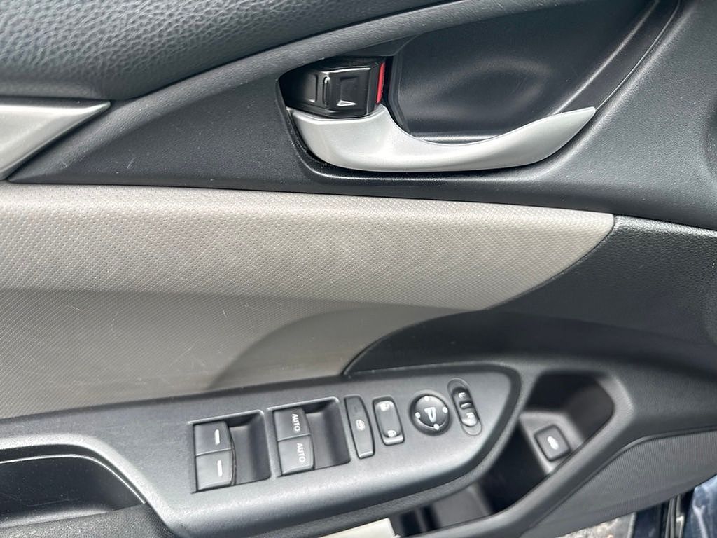 Thumbnail: 2018 Honda Civic - 15