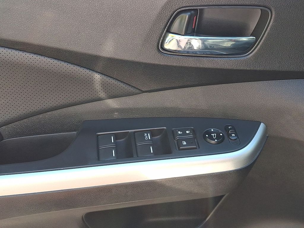 Thumbnail: 2015 Honda CR-V - 17