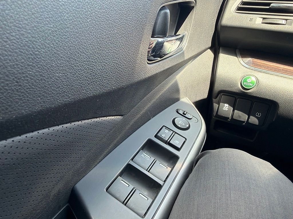 Thumbnail: 2016 Honda CR-V - 21