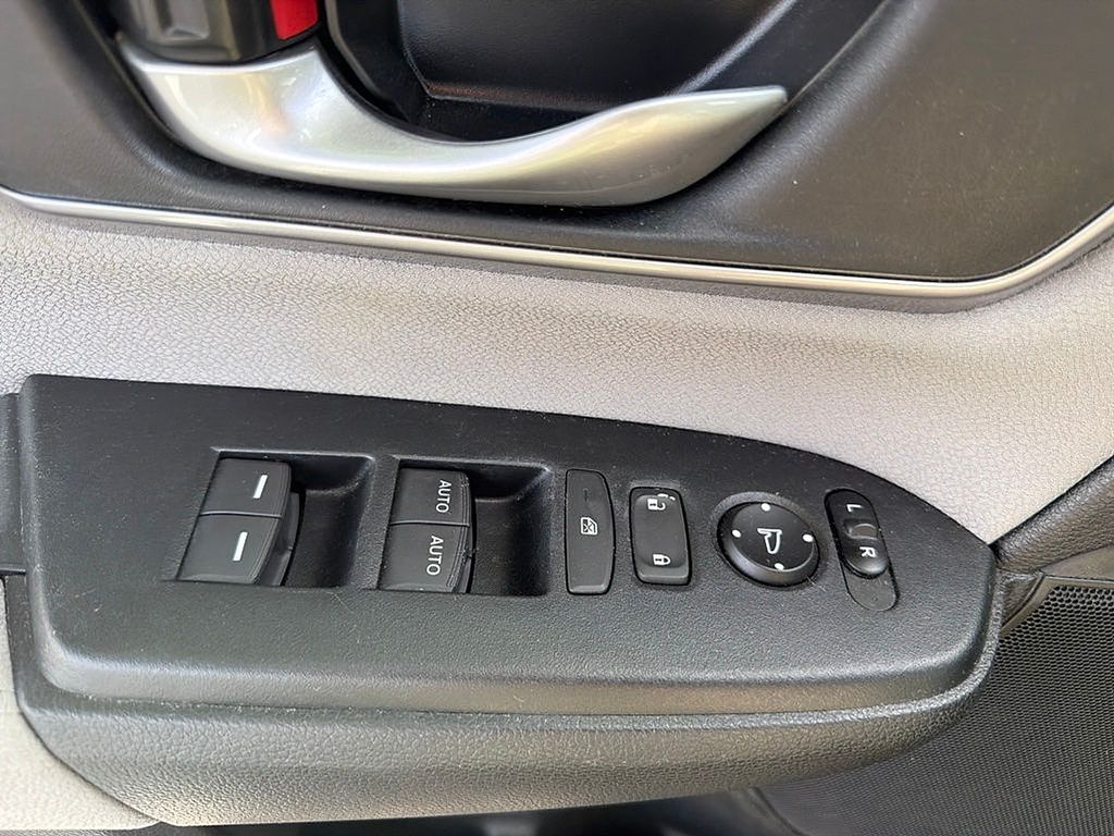 Thumbnail: 2017 Honda CR-V - 21
