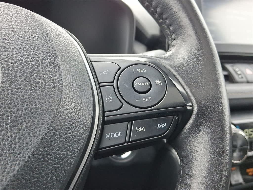 Thumbnail: 2022 Toyota RAV4 - 22