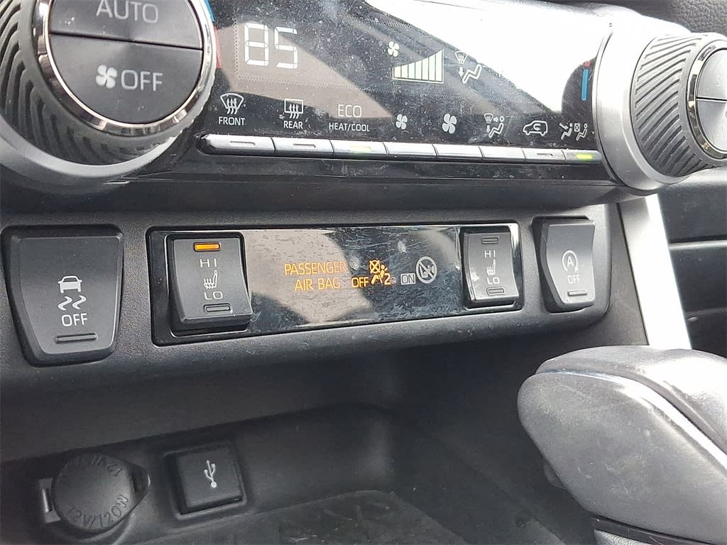 Thumbnail: 2022 Toyota RAV4 - 23