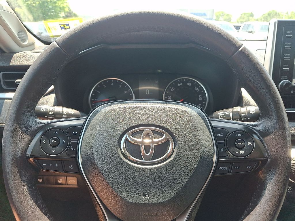 Thumbnail: 2021 Toyota RAV4 - 19