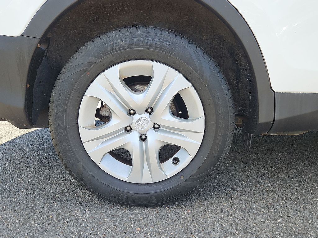 Thumbnail: 2015 Toyota RAV4 - 8