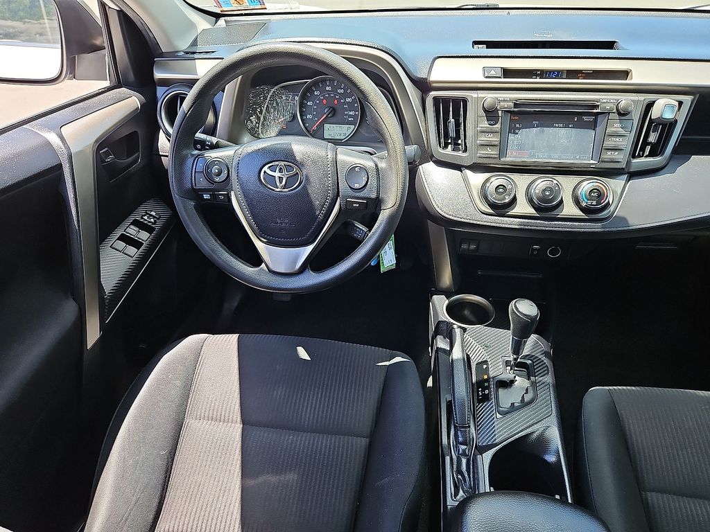 Thumbnail: 2015 Toyota RAV4 - 12