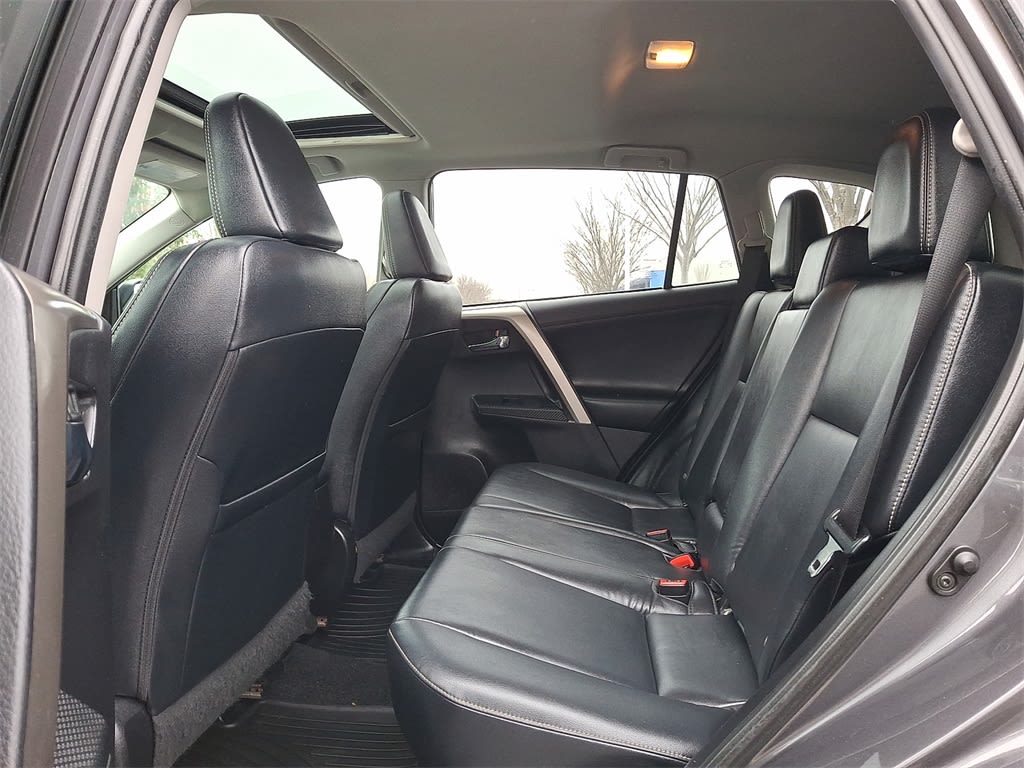 Thumbnail: 2014 Toyota RAV4 - 9