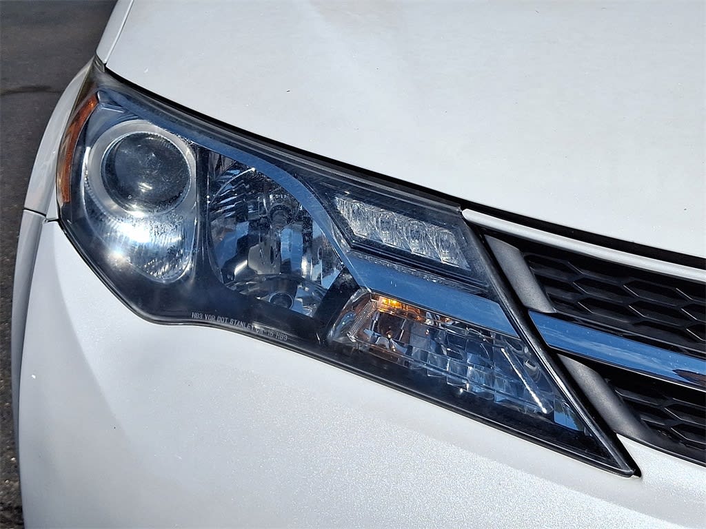 Thumbnail: 2015 Toyota RAV4 - 27