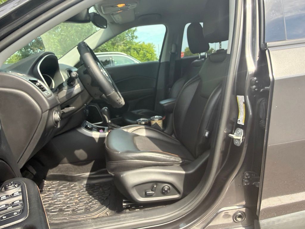 Thumbnail: 2018 Jeep Compass - 8