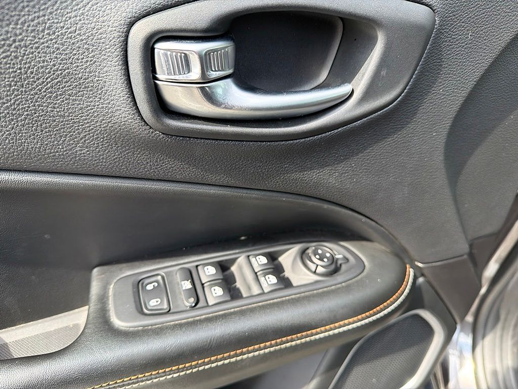 Thumbnail: 2018 Jeep Compass - 16