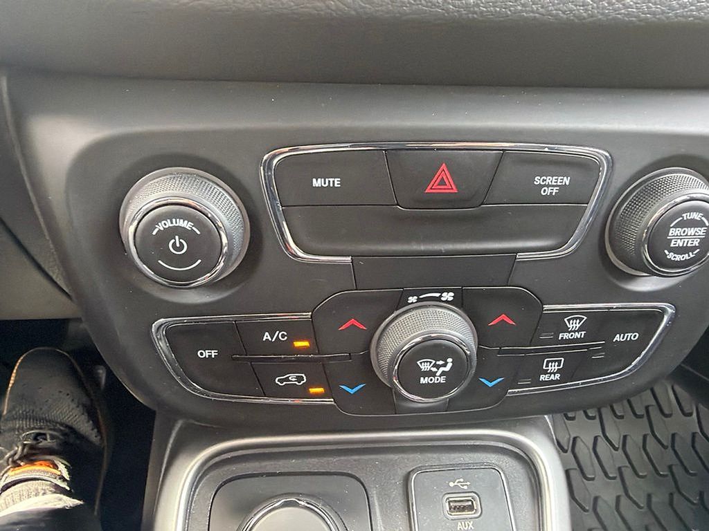 Thumbnail: 2018 Jeep Compass - 20