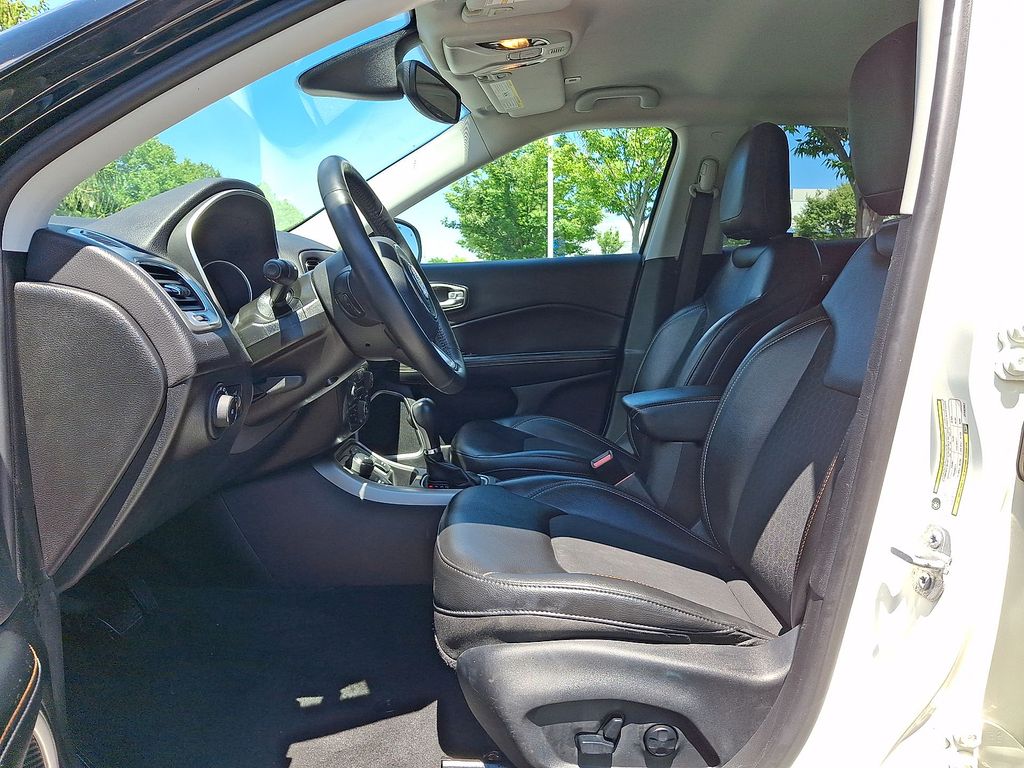 Thumbnail: 2018 Jeep Compass - 8